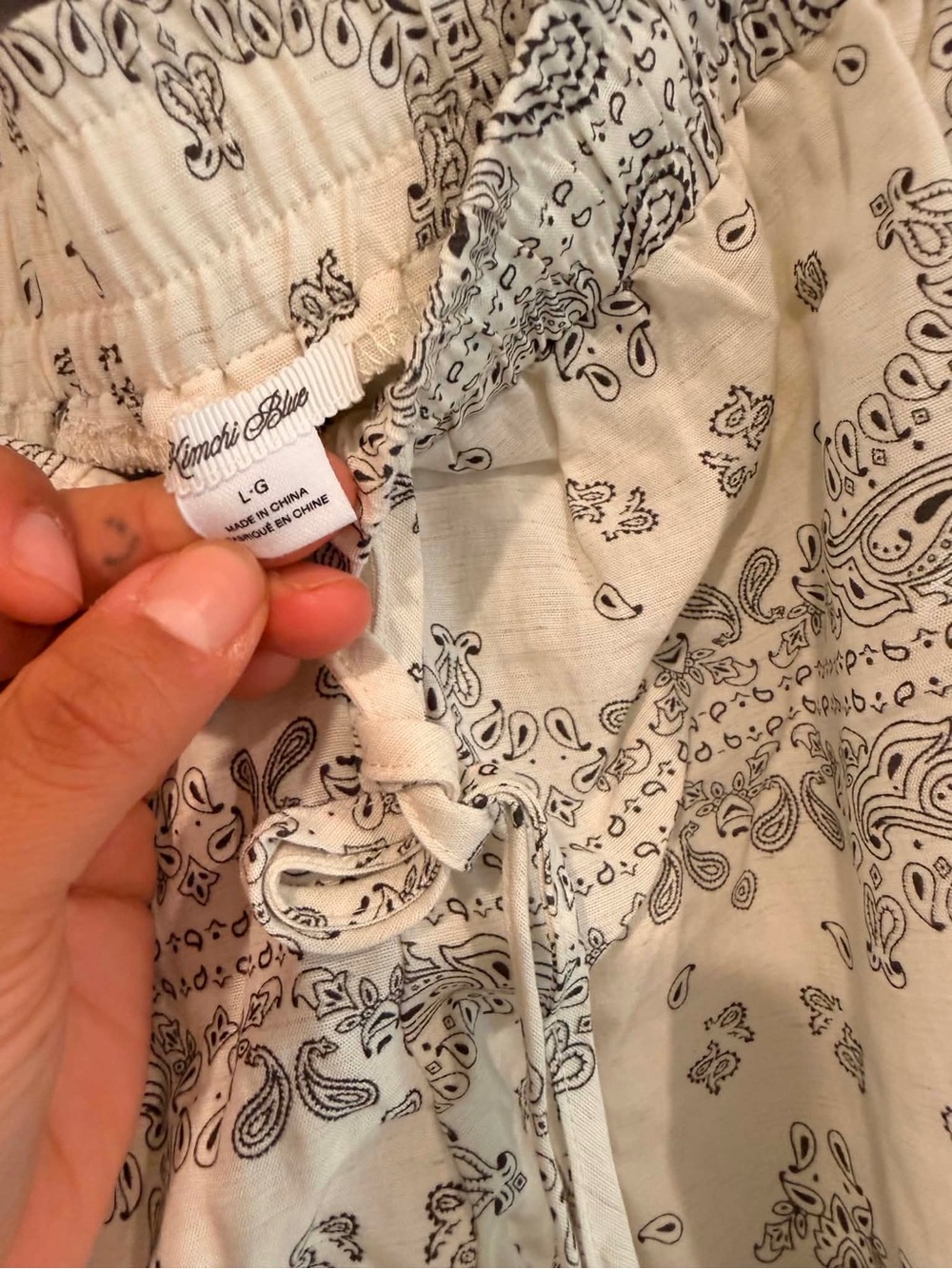 Urban Outfitters Kimchi Blue Maura Bandana Print Pull-On Pants - Picture 4 of 7